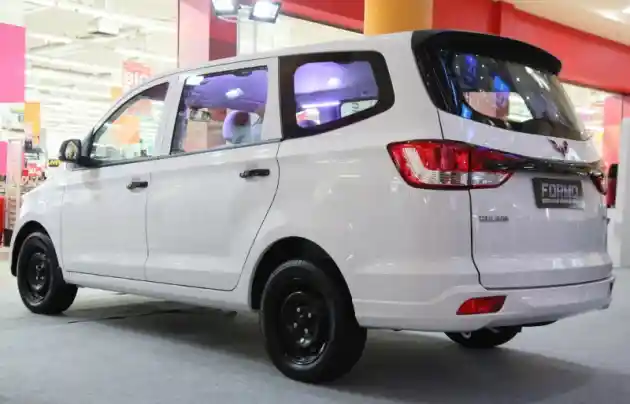 Foto - Wuling Tergiur Manisnya Penjualan Daihatsu Gran Max