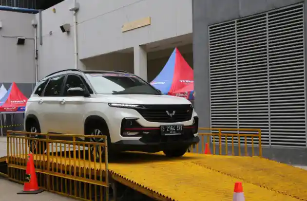 Foto - Wuling Unjuk Gigi Dan Tebar Pesona Di GIIAS 2021