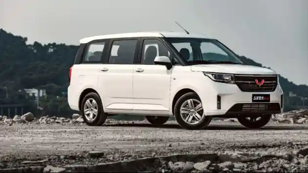 Foto - Corona Mereda, Wuling Siap Luncurkan MPV Baru di Cina