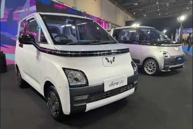 Foto - Wuling Tampilkan Versi Modifikasi Air ev dan Alvez di Ajang IMX 2023