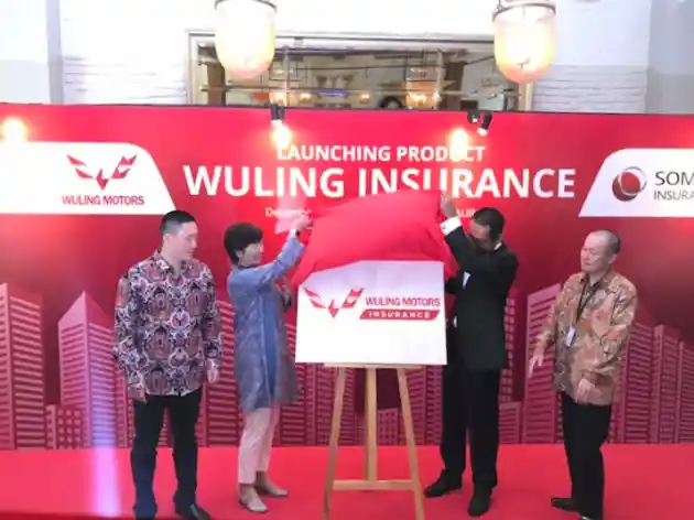 Foto - Tepis Khawatir Konsumen, Wuling Sediakan Asuransi