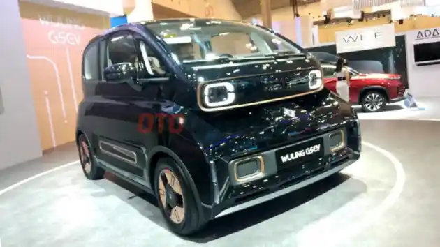 Foto - Wuling Hadirkan Mobil Listrik Rakitan Indonesia, Mei 2022