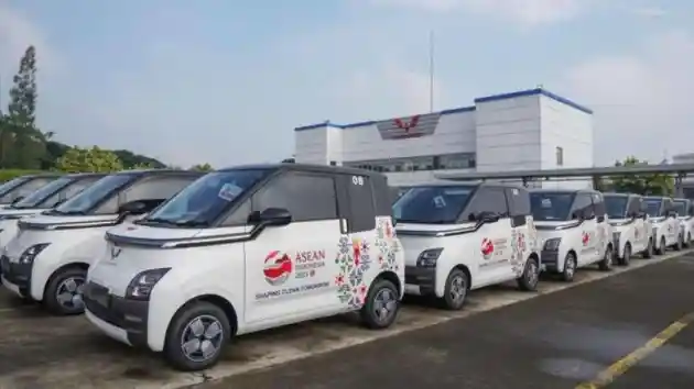 Foto - Wuling Serahkan 150 Air EV Long Range Untuk KTT ASEAN, Ada Ciri Khas Betawi