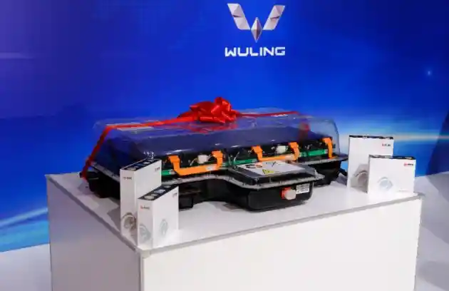 Foto - Wuling Teken MoU Investasi Proyek Baru dalam Ekosistem Mobil Listrik