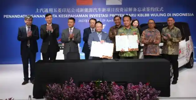 Foto - Wuling Teken MoU Investasi Proyek Baru dalam Ekosistem Mobil Listrik