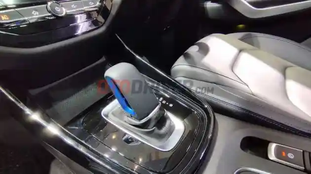 Foto - Wuling New Almaz Hybrid, SUV Elektrifikasi Dengan Banderol Affordable