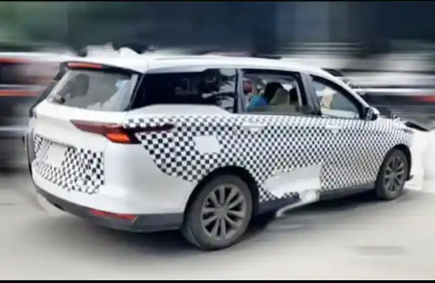 Foto - SPY SHOT: MPV Baru Wuling