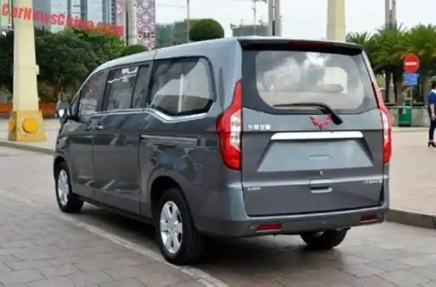 Foto - Wuling Pasarkan MPV 9 Penumpang Dengan Harga Tak Sampai Rp 200 Juta