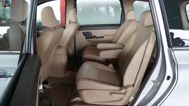 Foto - Hyundai Stargazer Bukan LMPV Pertama Yang Tawarkan Opsi Captain Seat