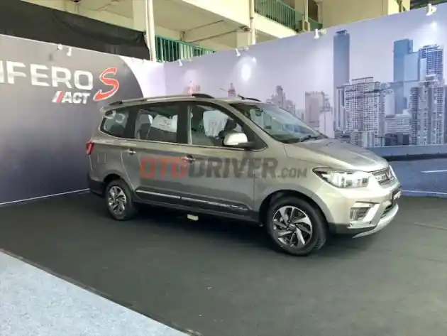 Foto - First Drive: Wuling Confero S ACT