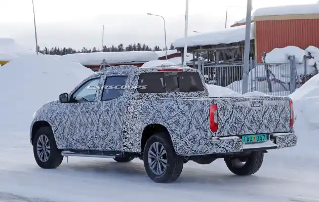 Foto - SPY SHOT: Mercedes-Benz X-Class "Bak Panjang" Sedang Dites