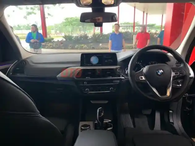 Foto - FIRST DRIVE: BMW X3 sDrive 20i 2019