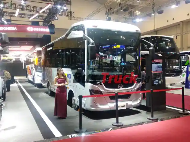 Foto - GIIAS 2024: Tampilan Medium Bus Makin Maksimum