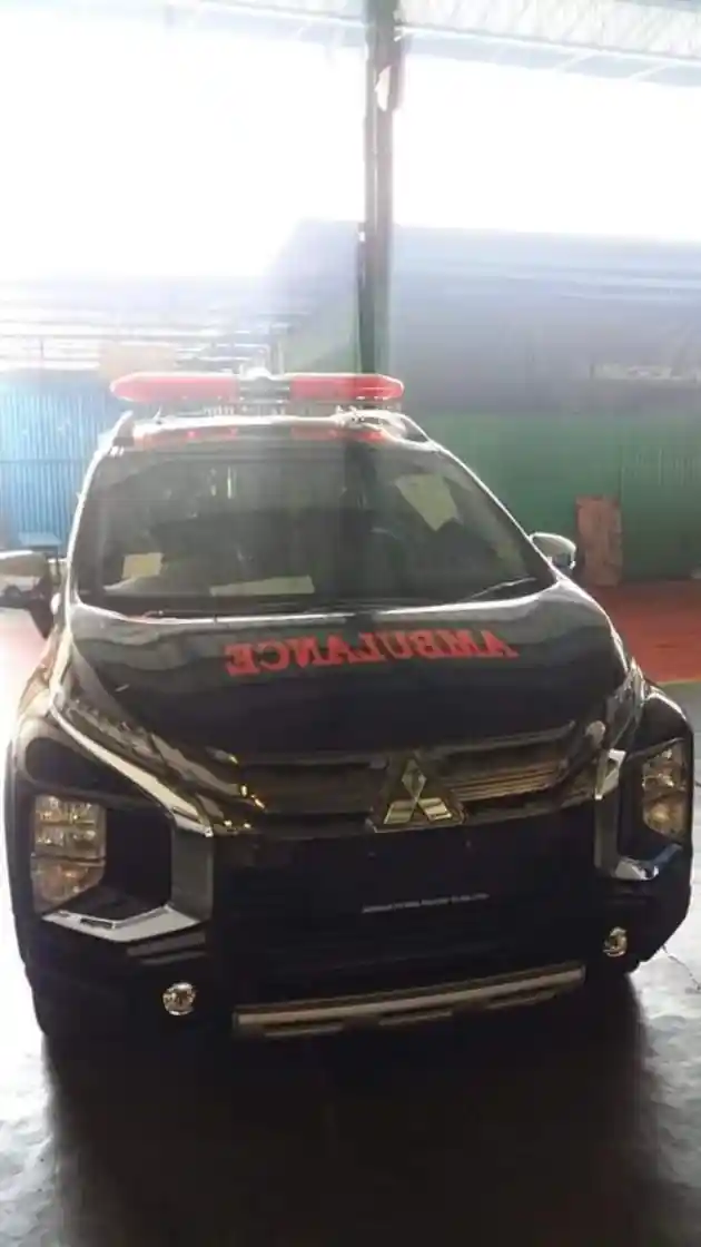 Foto - Xpander Cross Disulap Jadi Ambulans