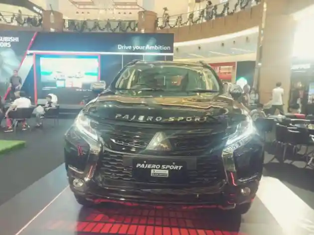 Foto - Mitsubishi Kepung Pinggiran Jakarta dengan Pameran Mini