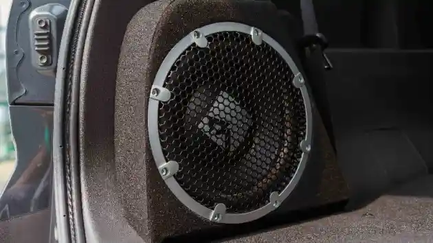 Foto - Mitsubishi Xpander Cross Rockford Fosgate Black Edition, Lebih Garang Dan Elegan Dengan Sentuhan Hitam