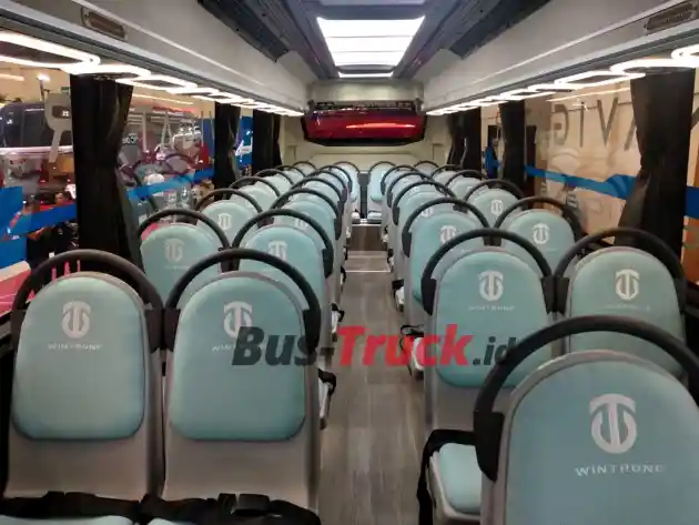 Foto - GIIAS 2024: Tampilan Medium Bus Makin Maksimum