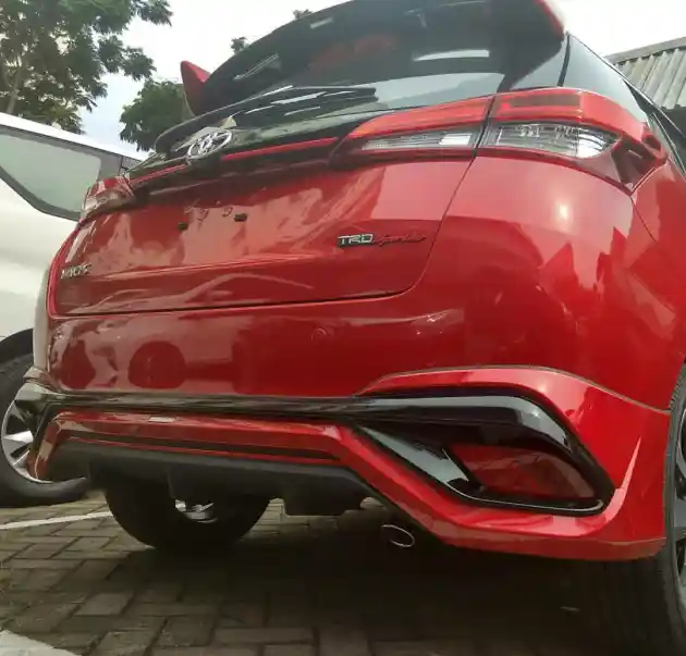 Foto - SPY SHOT: Wujud Utuh Yaris Generasi Terbaru di Indonesia (12 Foto)