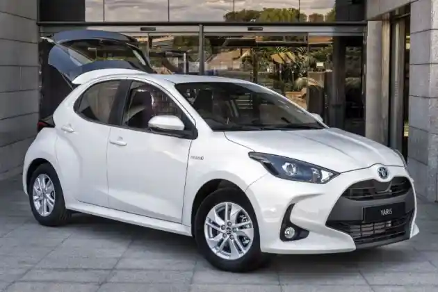 Foto - Toyota Yaris ECOvan, Mobil Kargo Mini Perkotaan Yang Canggih