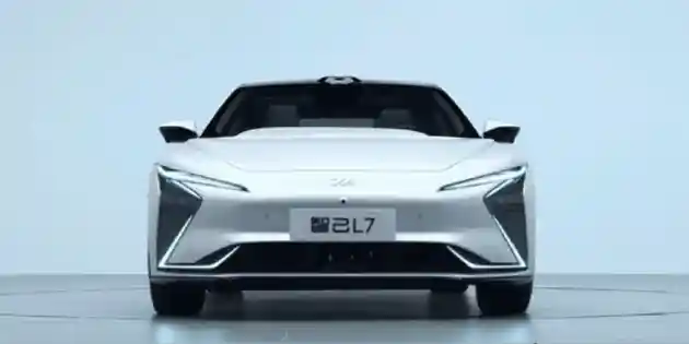 Foto - Alibaba Buka Pemesanan Zhiji L7, Mobil Listrik Canggih Penantang Tesla