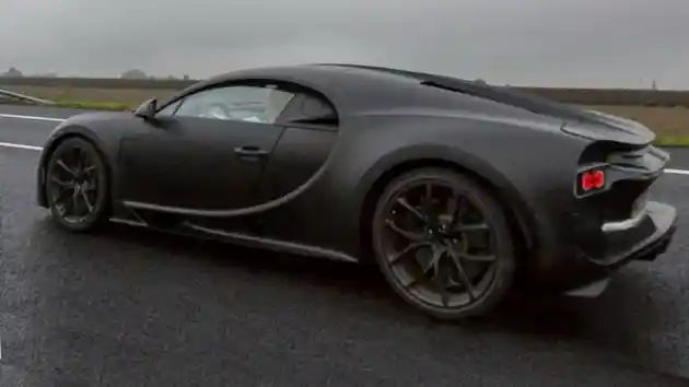 Foto - VIDEO: Penerus Bugatti Veyron Tertangkap Kamera, Tenaga 1.500 HP