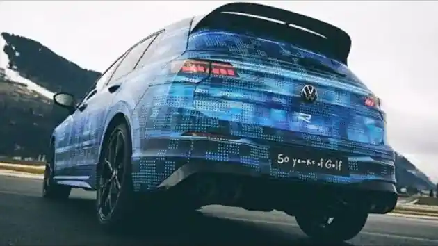 Foto - Intip Spesifikasi VW Golf R Yang Meluncur Juni 2025