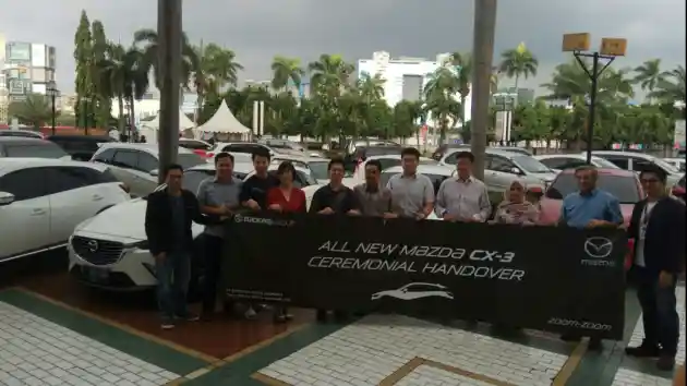 Foto - Inilah 6 Pemilik Pertama CX-3 Yang Diberi Seremonial Oleh Mazda Indonesia
