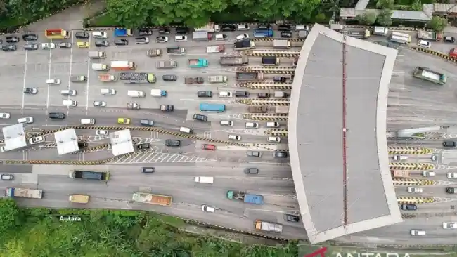 Berita - Waspada, Arus Kendaraan Di Tol Transjawa Makin Ramai