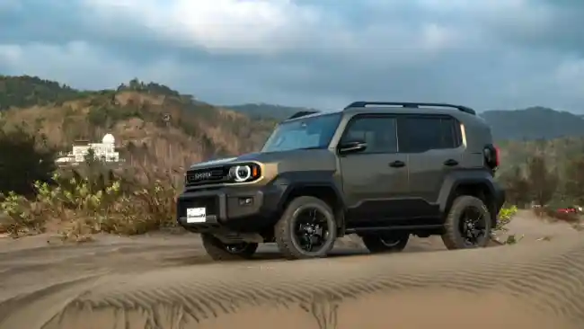 Komparasi - Komparasi Spesifikasi Toyota Land Cruiser FJ vs GWM Tank 300 Diesel vs Chery J6T CSH