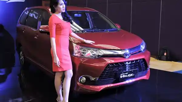 Top 10 Mobil  Terlaris  Di  Indonesia  2021