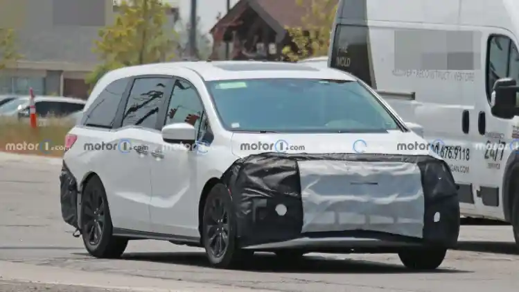 SPY SHOT: Honda Odyssey 'Reborn'