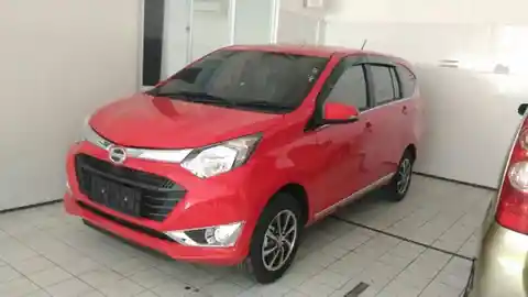 Begini Penampakan Daihatsu Sigra Varian Termahal Dan Termurah