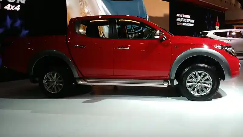 GALERI: Mitsubishi Triton Facelift 2017 (17 Foto)
